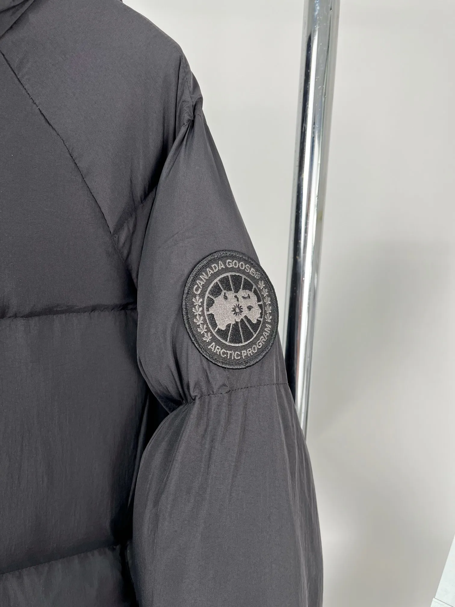 P780 𝐂𝐚𝐧𝐚𝐝𝐚 𝐠𝐨𝐨𝐬𝐞丨Canada Goose Ouyang Nana same style short down jacket Size: S-XXL